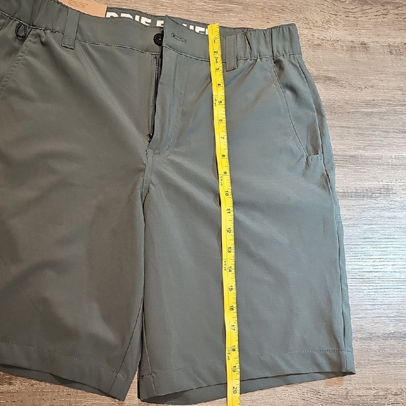 Eddie Bauer Men's Olive Shorts - Picture 7 of 12